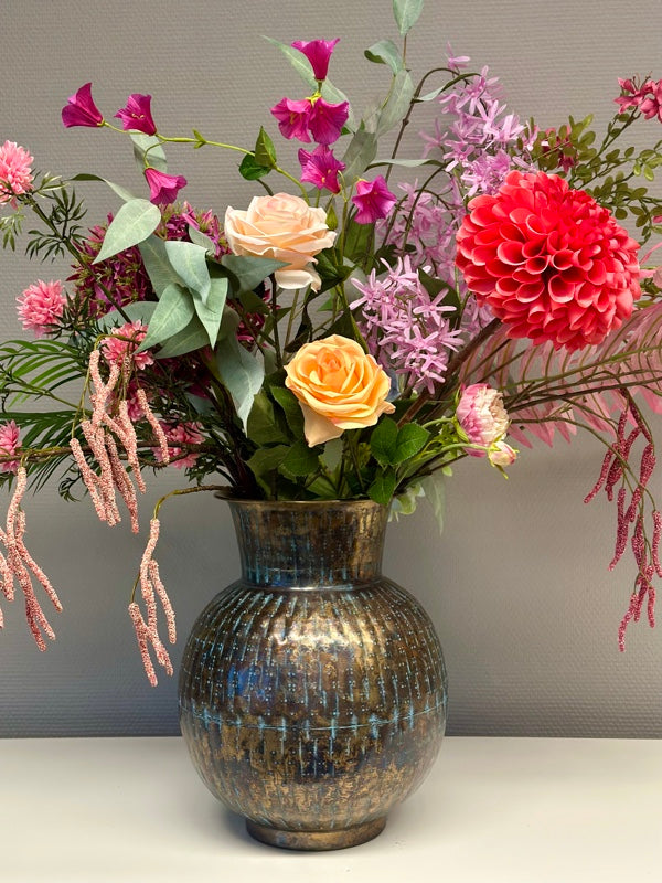 Kunstbloemenboeket van BloomFever in veldboeketkleuren zijden bloemen in vaas Vanersborg groen