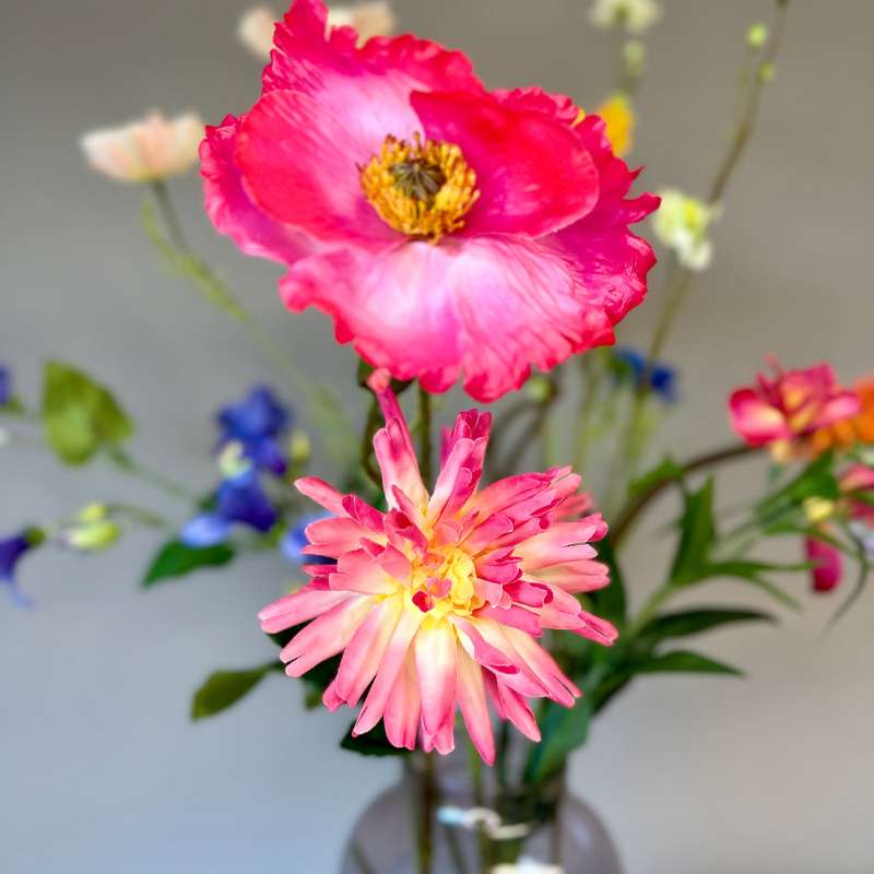 Zijden roze klaproos en roze zijden bloem van zijden veldboeket Bloomfever collectie