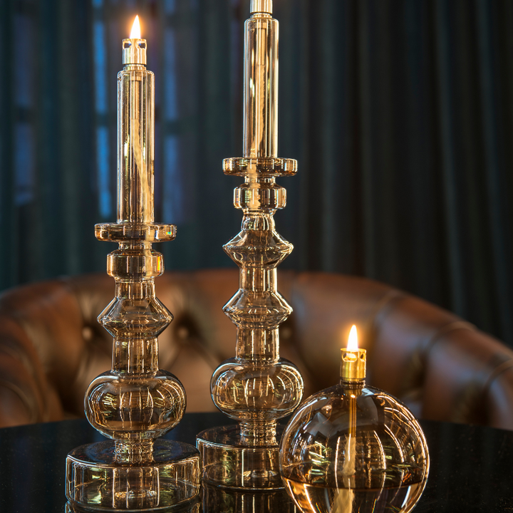 Sfeerbeeld van set Kandelaar Olielamp champagne kleur in M en L formaat van Peri Living verkrijgbaar bij BloomFever