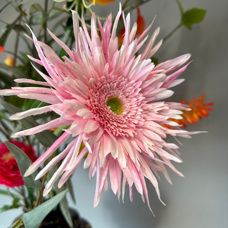 Prachtige roze kunst Gerbare close. up van hert BloomFever zijden bloemenboeket 