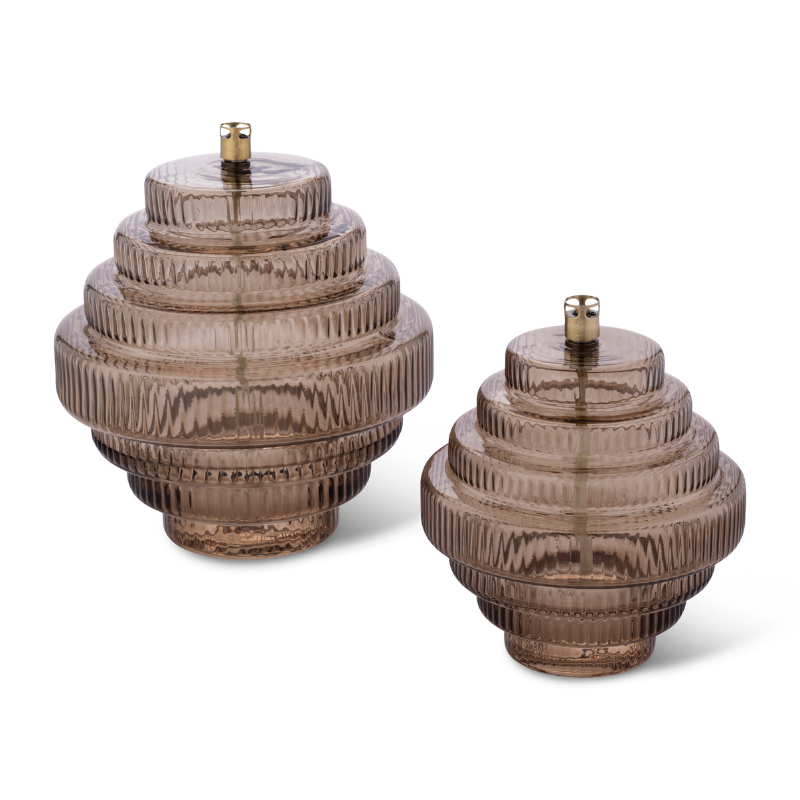 Set van Champagnekleurige olielamp Twin M en L van Peri Living, met een gelaagd glazen ontwerp en een messing knop, verkrijgbaar bij BloomFever