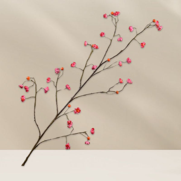 Handgemaakte kunsttak met roze en oranje bessen – Bessentak Beauty 125 cm van Silkka, verkrijgbaar bij Bloomfever, realistisch en onderhoudsvrij decoratief accent voor elk interieur.