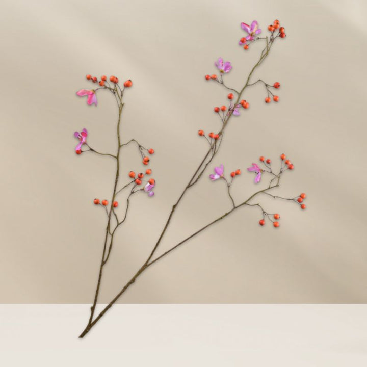 Handgemaakte bessentak in oranje en roze tinten van Sillka, 92 cm hoog, verkrijgbaar bij Bloomfever.