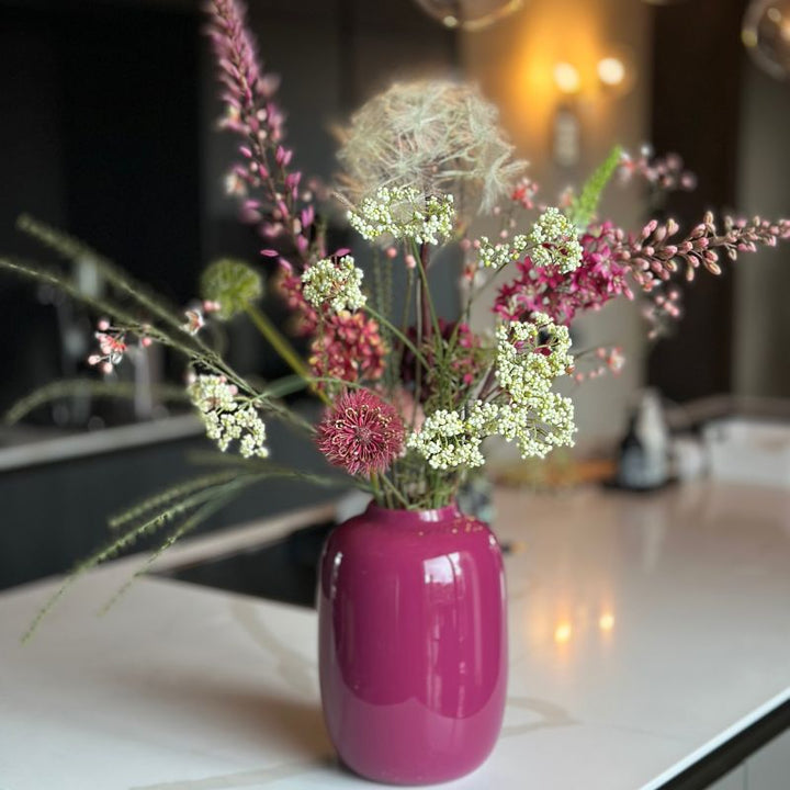 Stijlvol kunstbloemen boeket Wiesje gecombineerd met Artic S vaas Mauve.