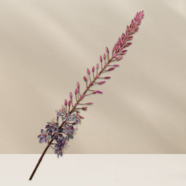 Eremurus spray paars 108 cm van Silk-ka. Handgemaakte zijdebloem met natuurlijke uitstraling. Stijlvol, duurzaam en exclusief bij BloomFever.